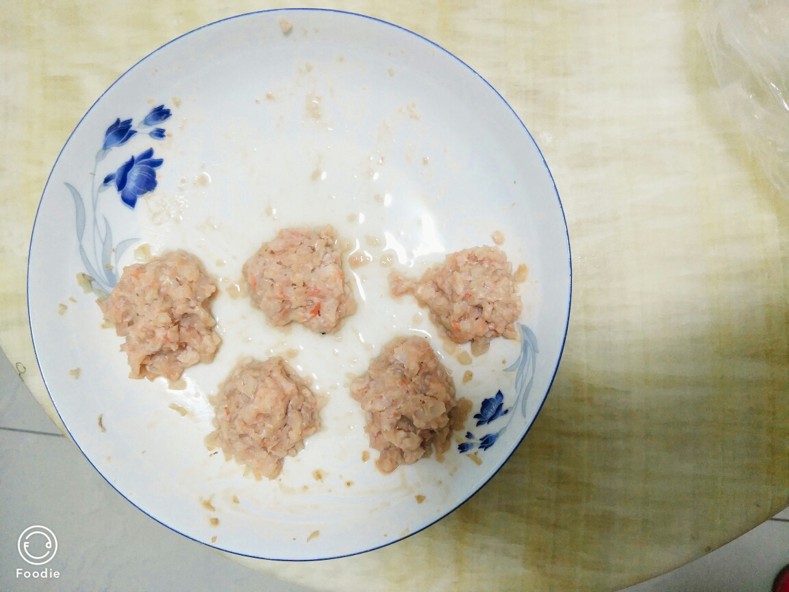 虾藕丸+炸虾皮+虾油炒饭的做法