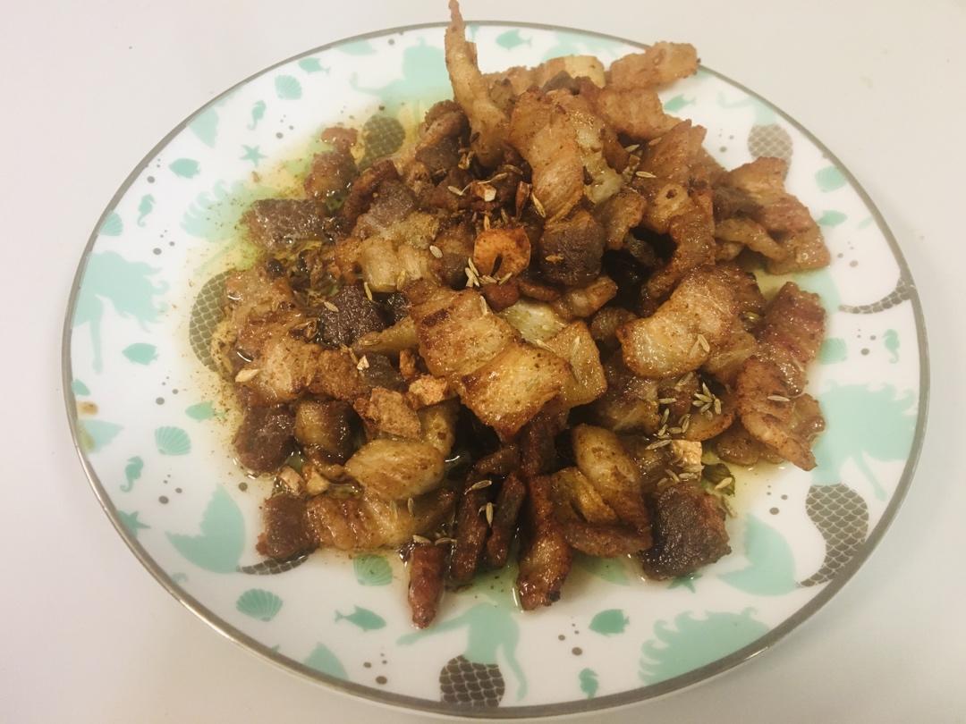 “椒盐五花肉” 一口炒锅就能吃到烧烤