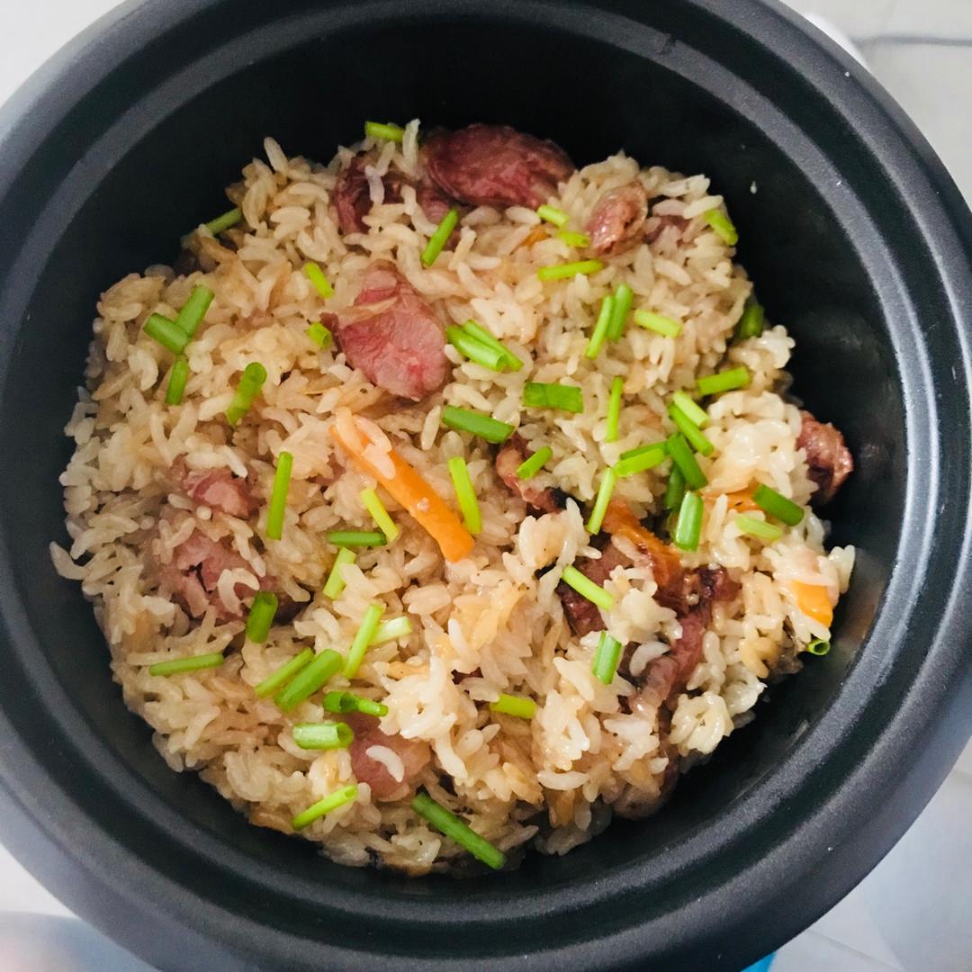 豆芽豆芽花做的电饭煲香肠焖饭