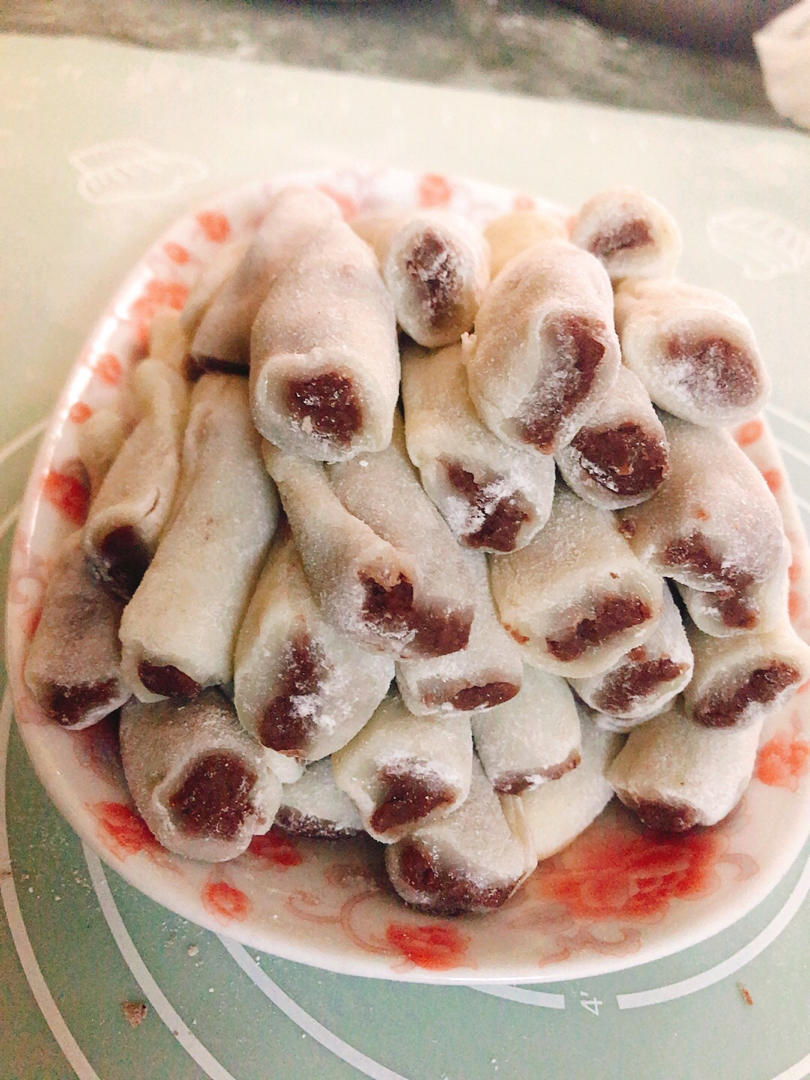 balabala芹菜做的东北传统街边小吃糯米凉糕