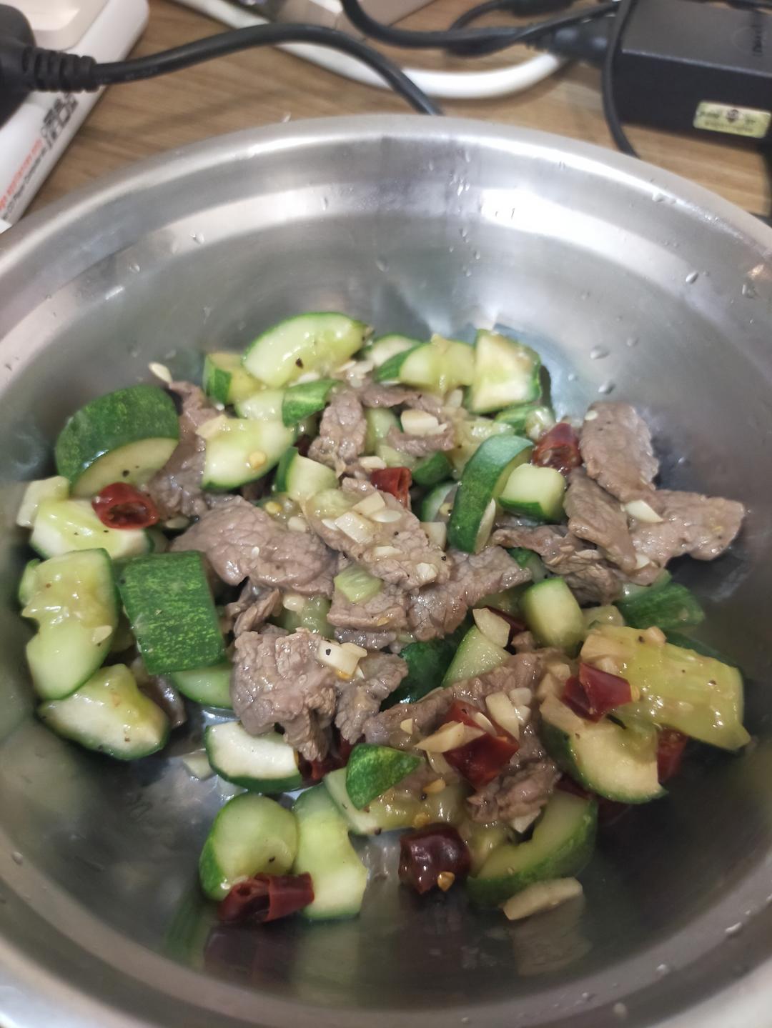 黄瓜炒牛肉