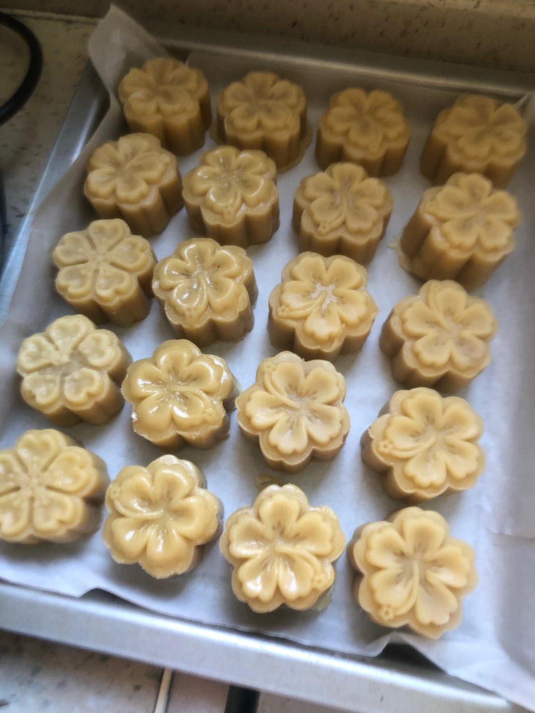 广式月饼—蛋黄莲蓉月饼