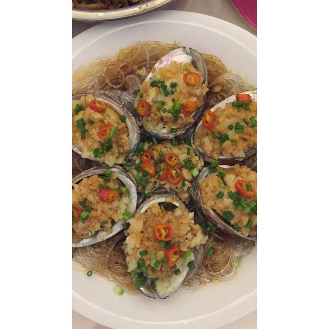 蒜蓉粉丝蒸鲍鱼