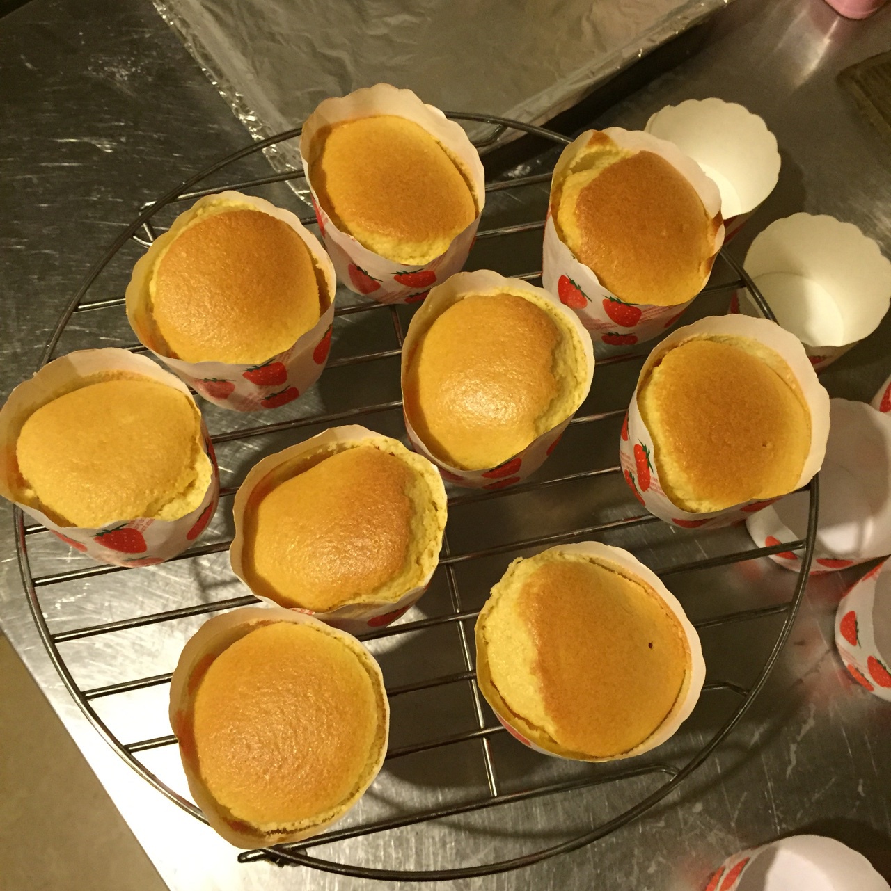 软绵绵戚风纸杯蛋糕