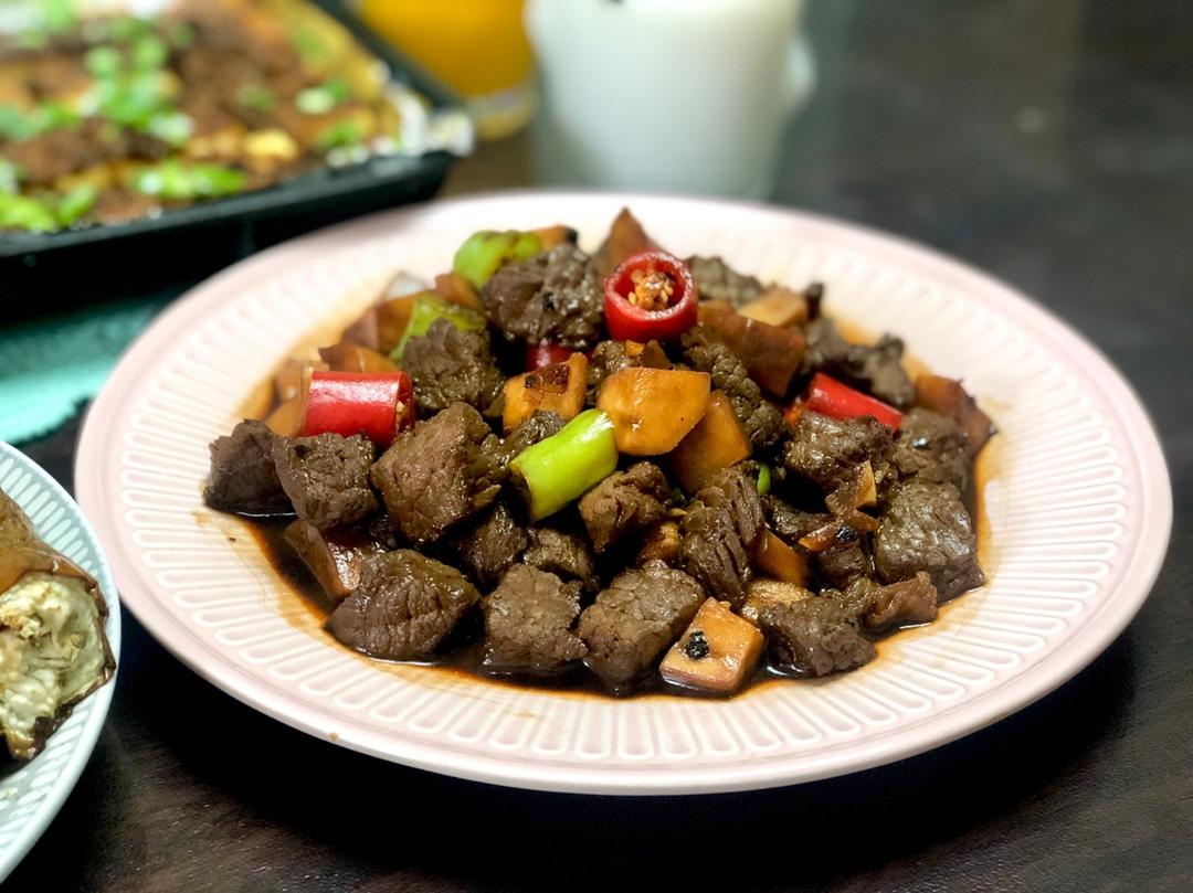 黑椒杏鲍菇牛肉粒