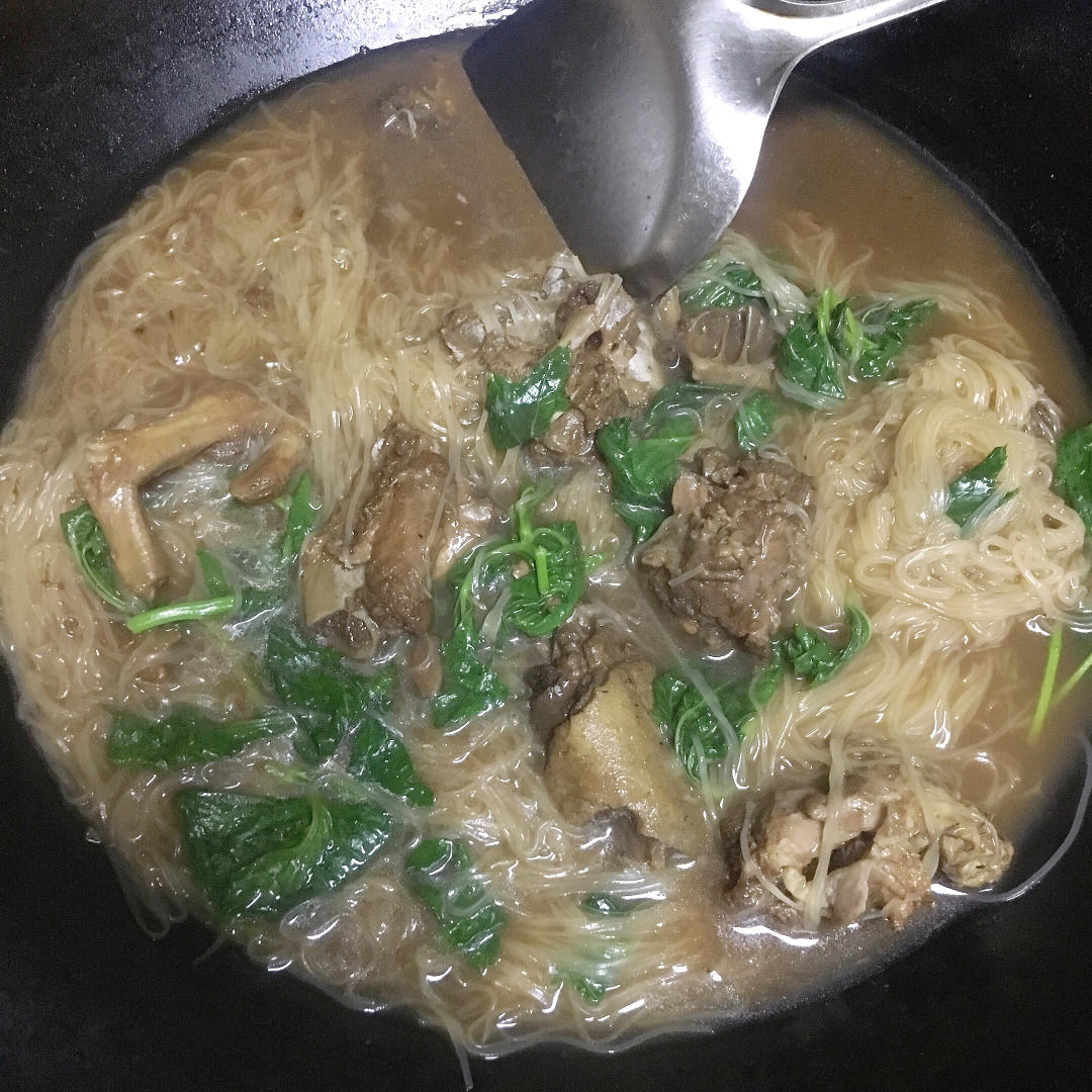 四物正蕃鸭汤捞面线