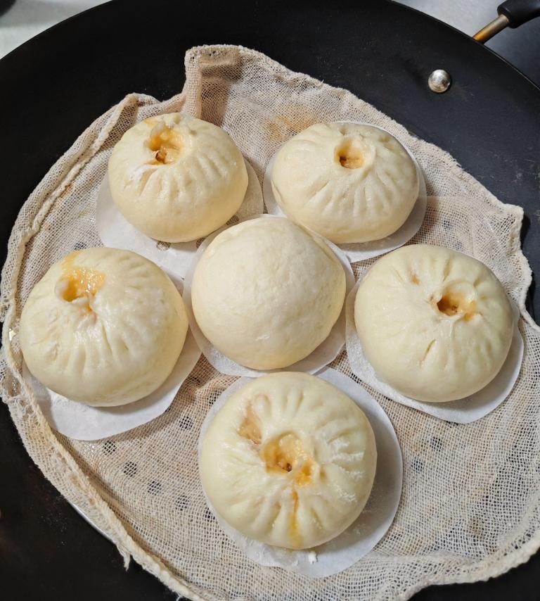 蒜苔肉包子