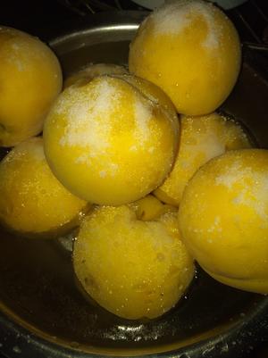 新手制作冰糖黄桃罐头的做法 步骤1