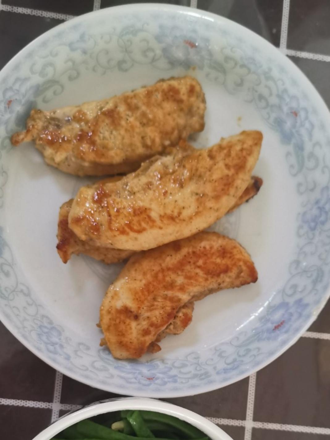 【嫩煎鸡胸肉】