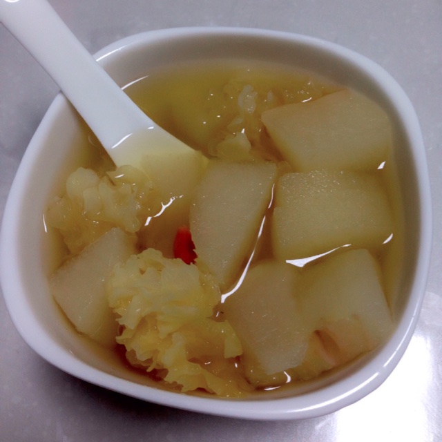 冰糖银耳梨汤