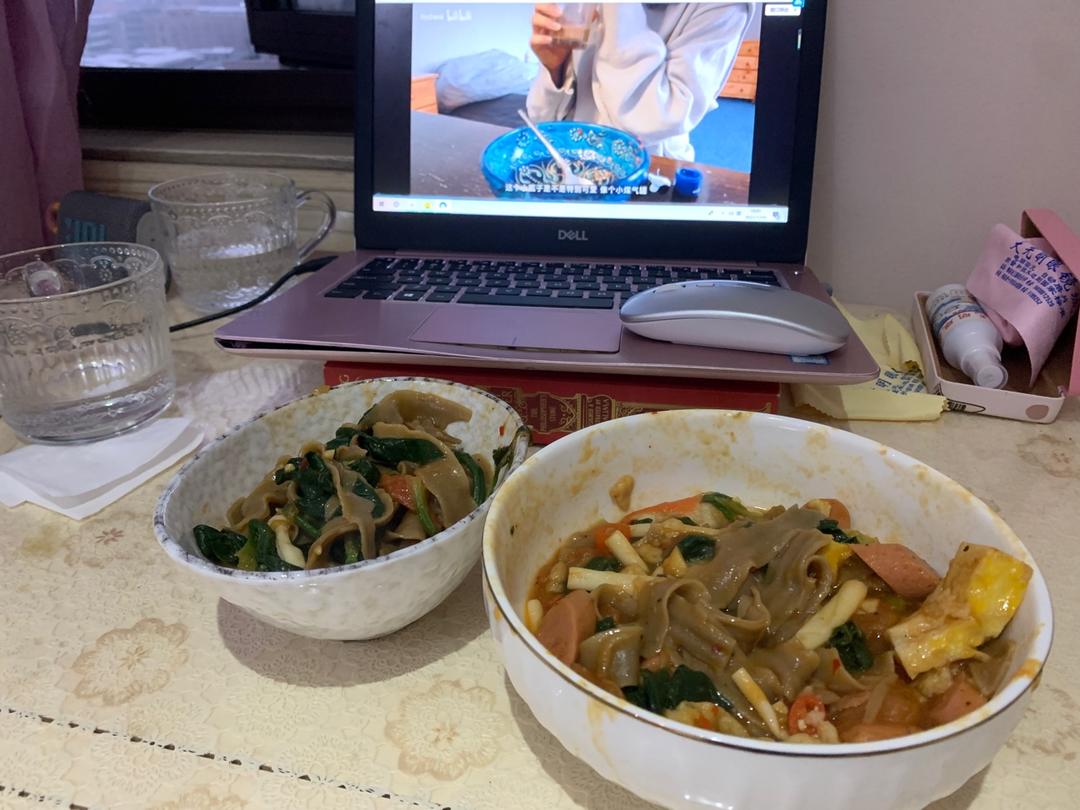 超级无敌香的炒刀削面