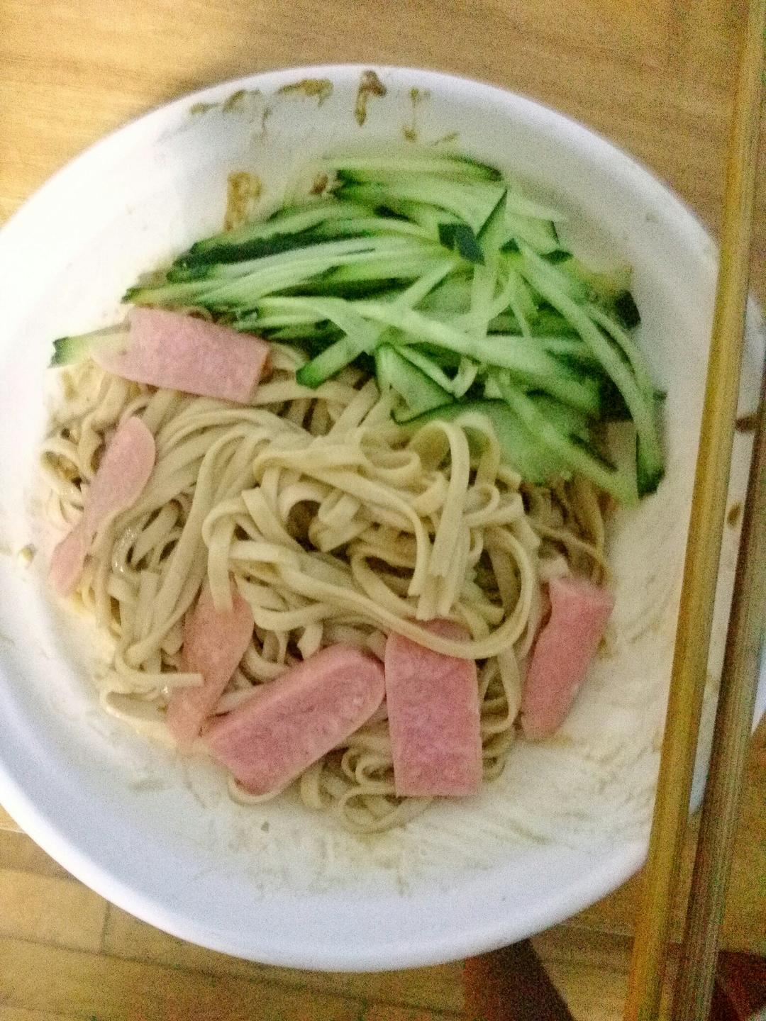 夏日快手凉拌面