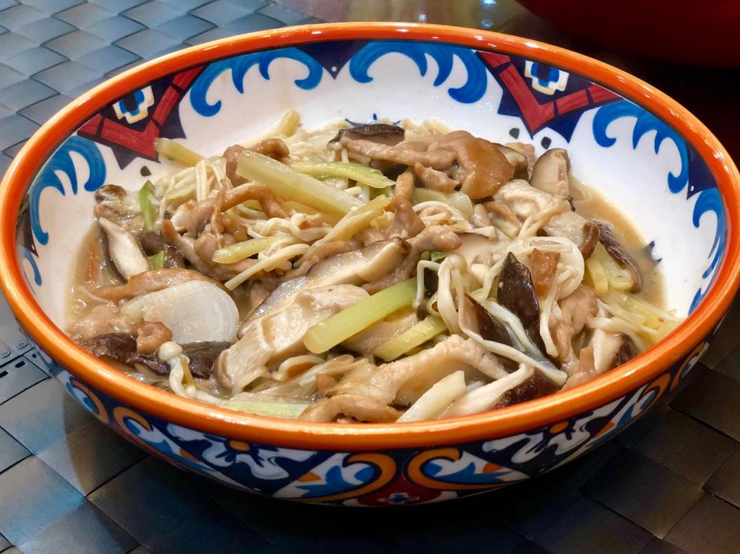 金针菇炒香菇