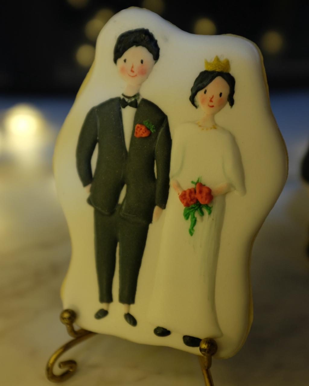 一块走心的婚礼糖霜饼干