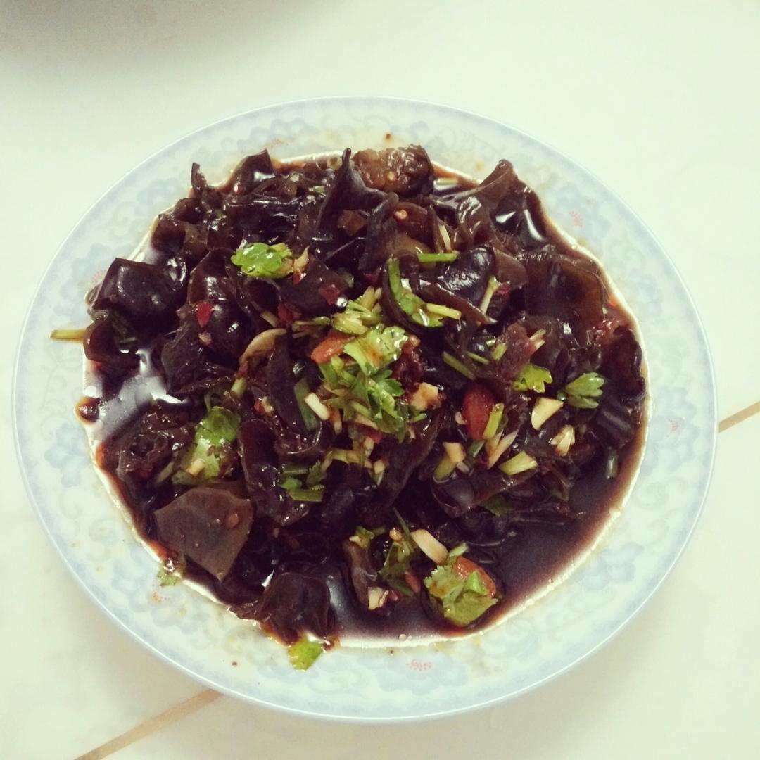 凉拌胡萝卜黑木耳