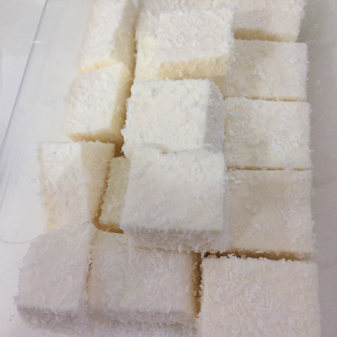 邱nf08做的椰丝牛奶小方