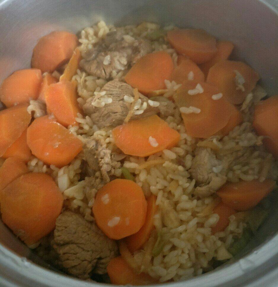 喷香排骨焖饭（爆好吃）