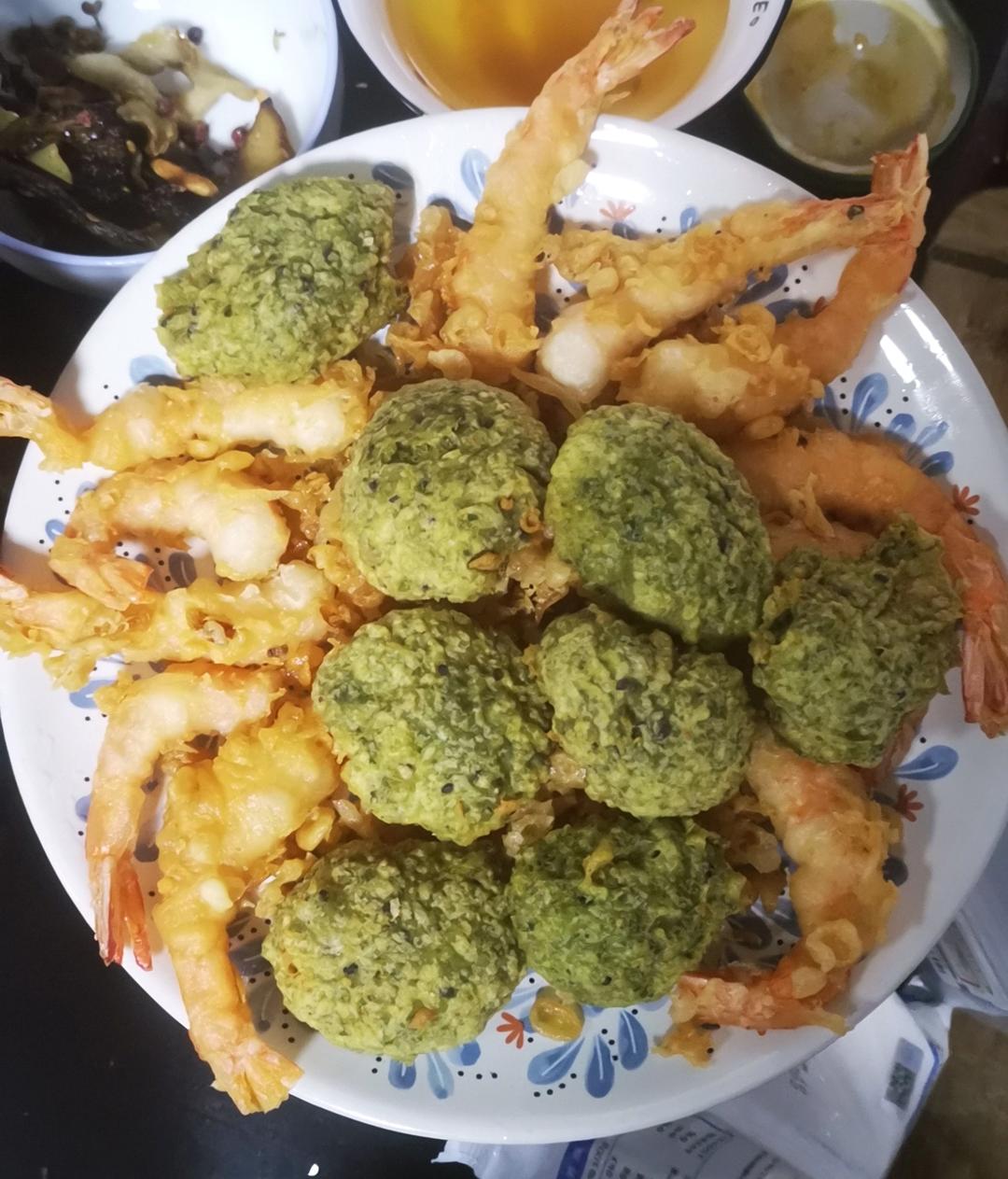 邢小秋-素炸芹菜叶丸子