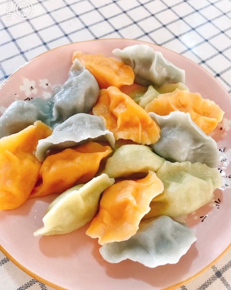 五彩缤纷彩虹饺子