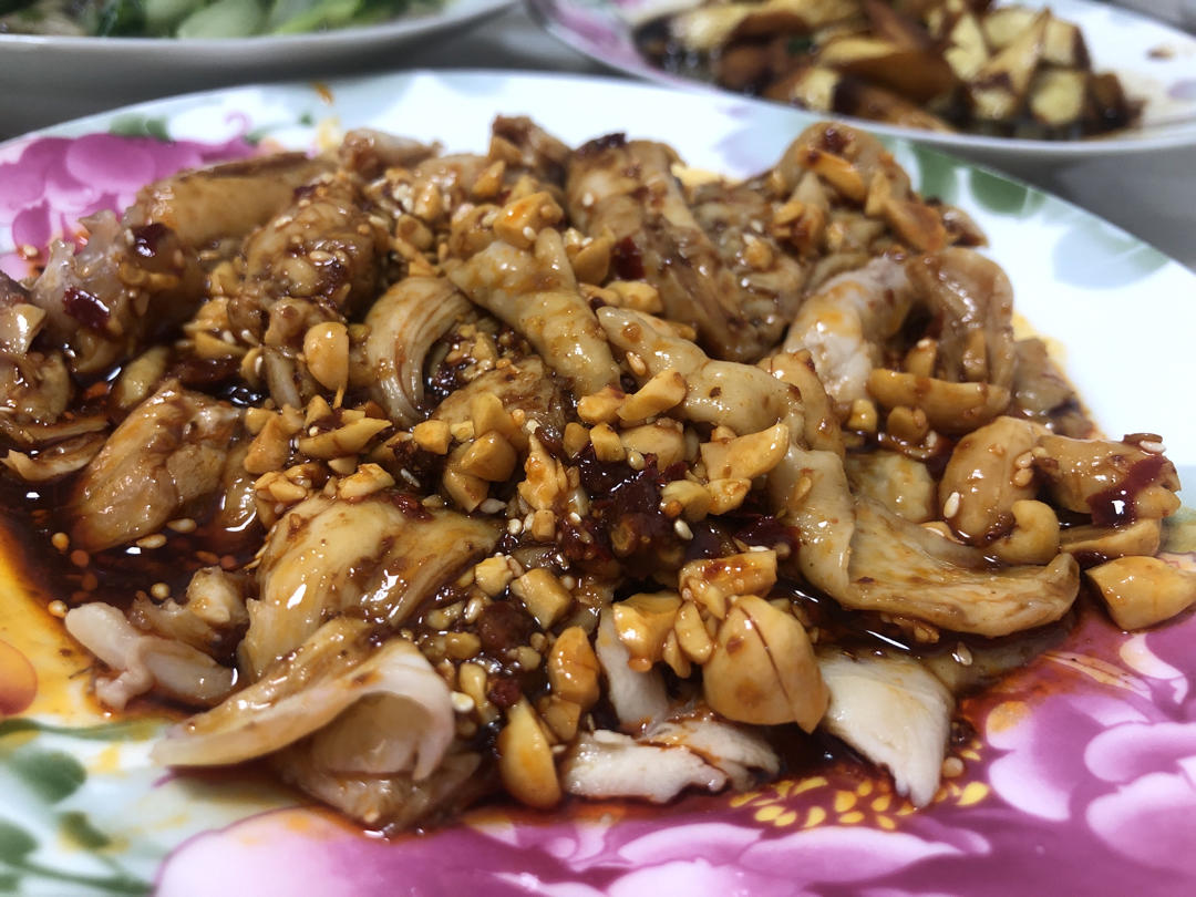 简单好吃的鸡腿做法，不炒不炖口感超滑嫩，给年夜饭加道菜