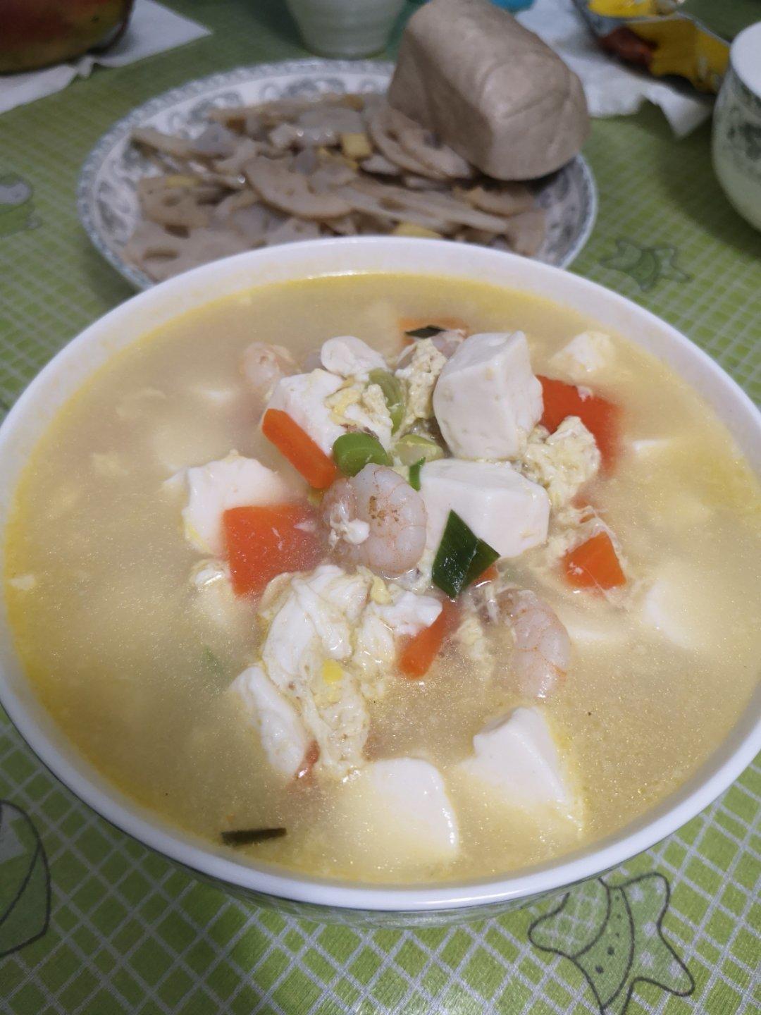 家常虾仁豆腐鸡蛋汤
