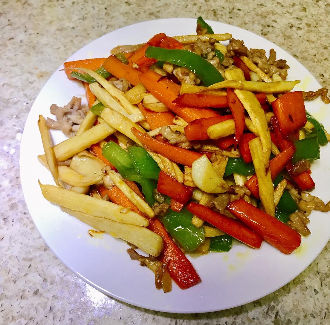 小白请三思啊！（三丝炒茭白）