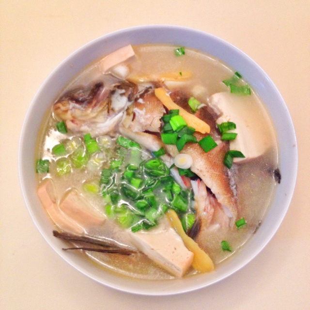 鲫鱼豆腐汤