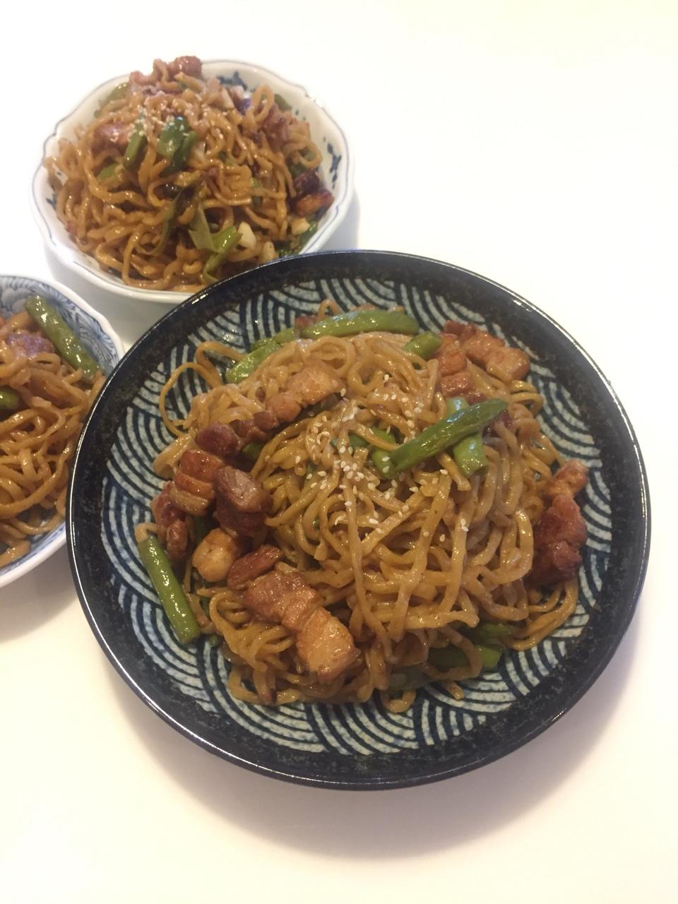 最适合夏天的一锅出--酱香豆角焖面
