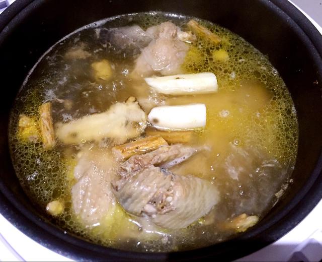 电饭煲山药炖鸡汤（简易版）的做法
