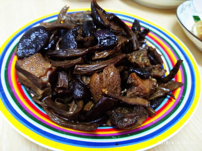 茶树菇焖鸭肉的做法