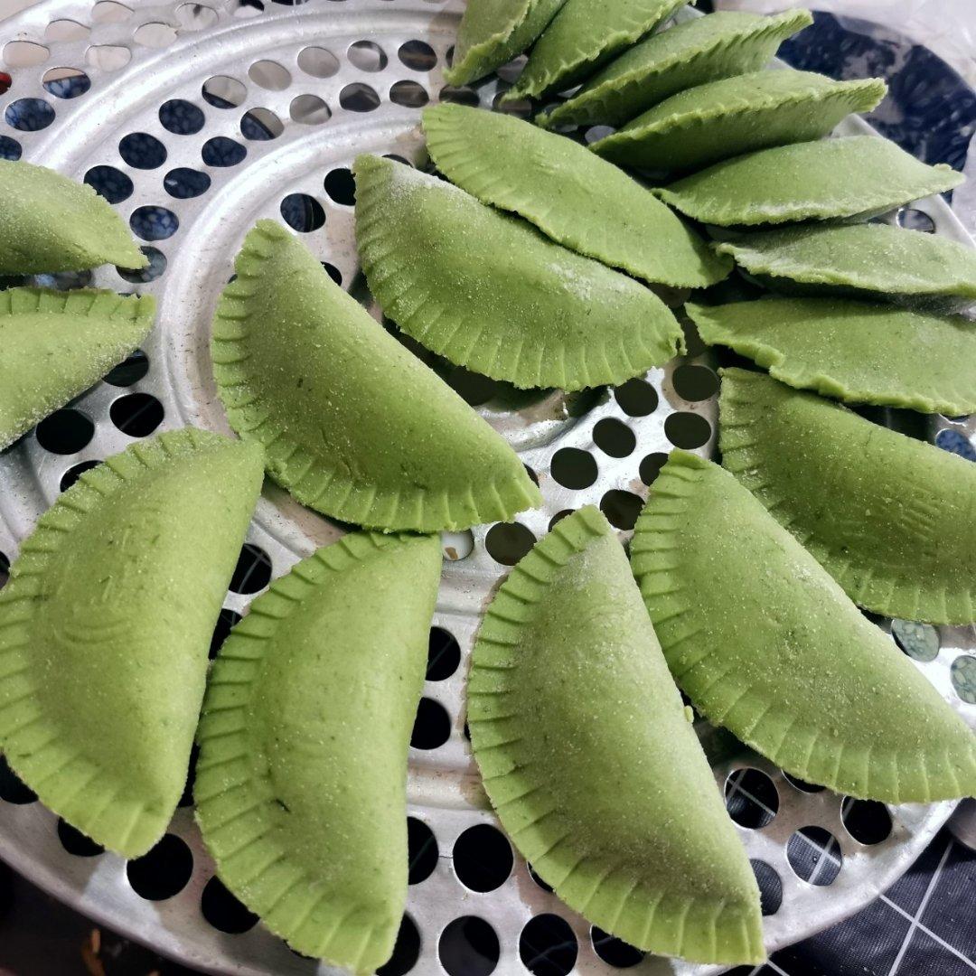 清明节的艾饺和艾麦果
