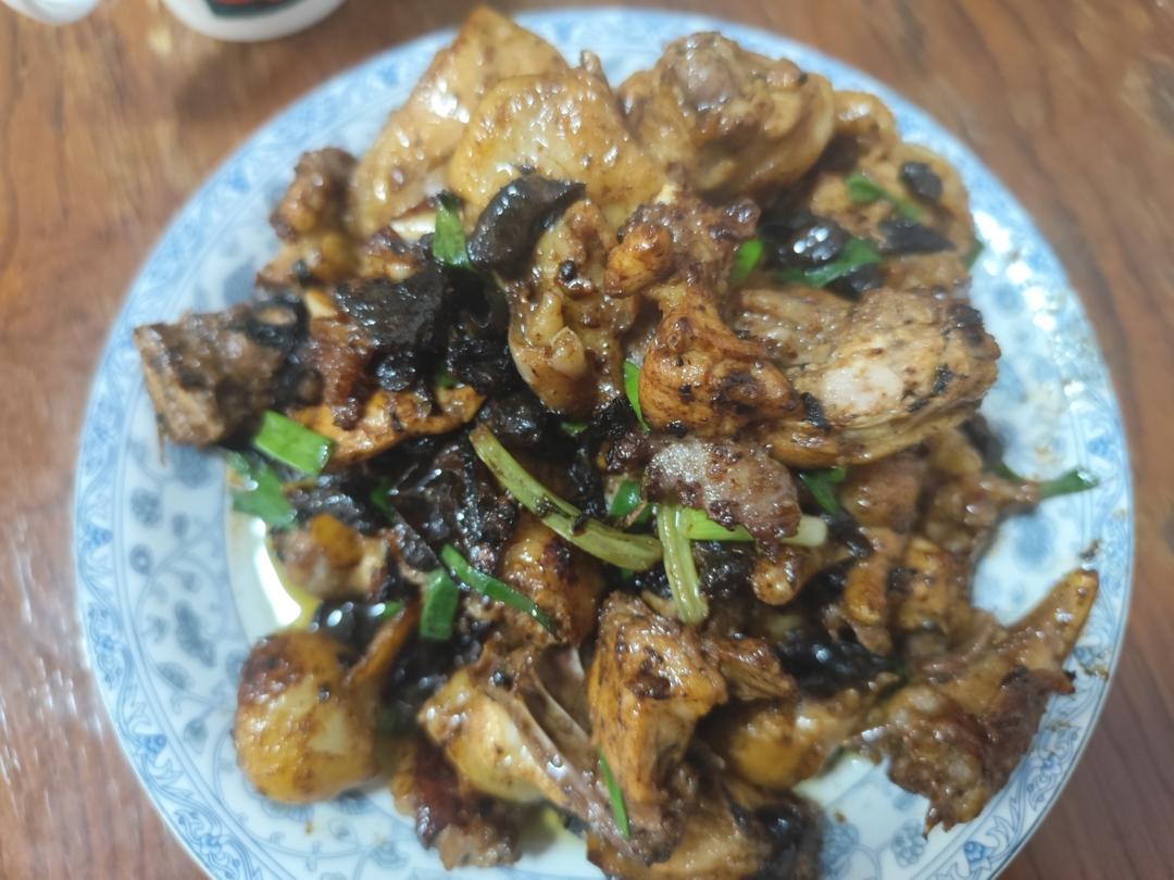 饭见愁，嫩滑浓香紫苏豆豉焖鸡