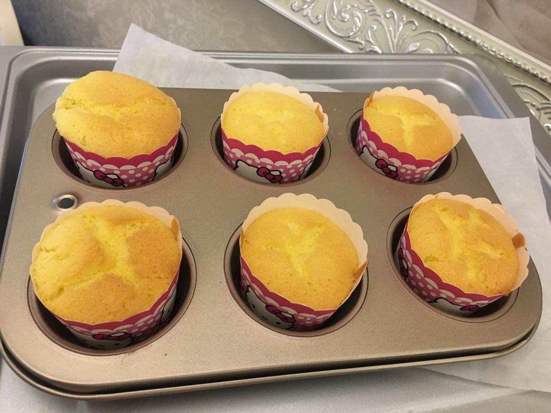 海绵纸杯蛋糕