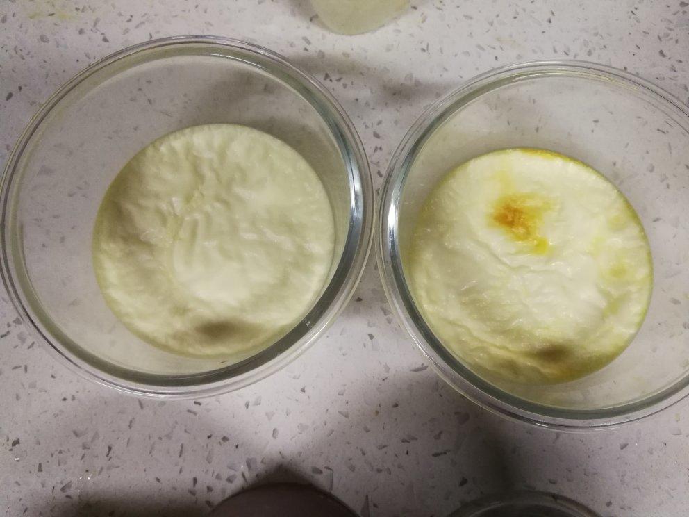 【双皮奶】还有厚奶皮的单皮奶、蜜红豆、蛋黄小饼干、它们都整整齐齐的