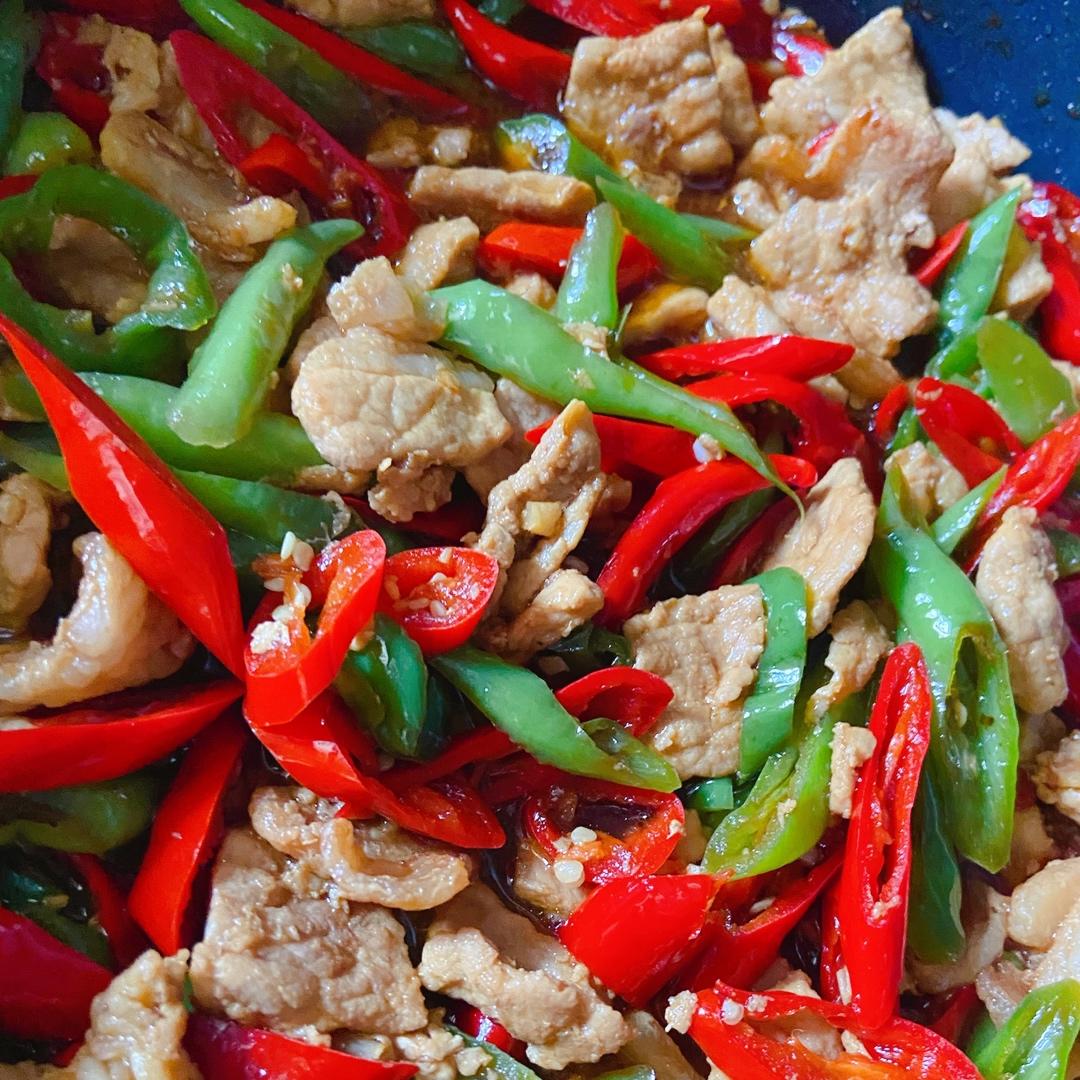 厨师长教你：“小炒肉”的家常做法，家常味很浓郁，先收藏起来