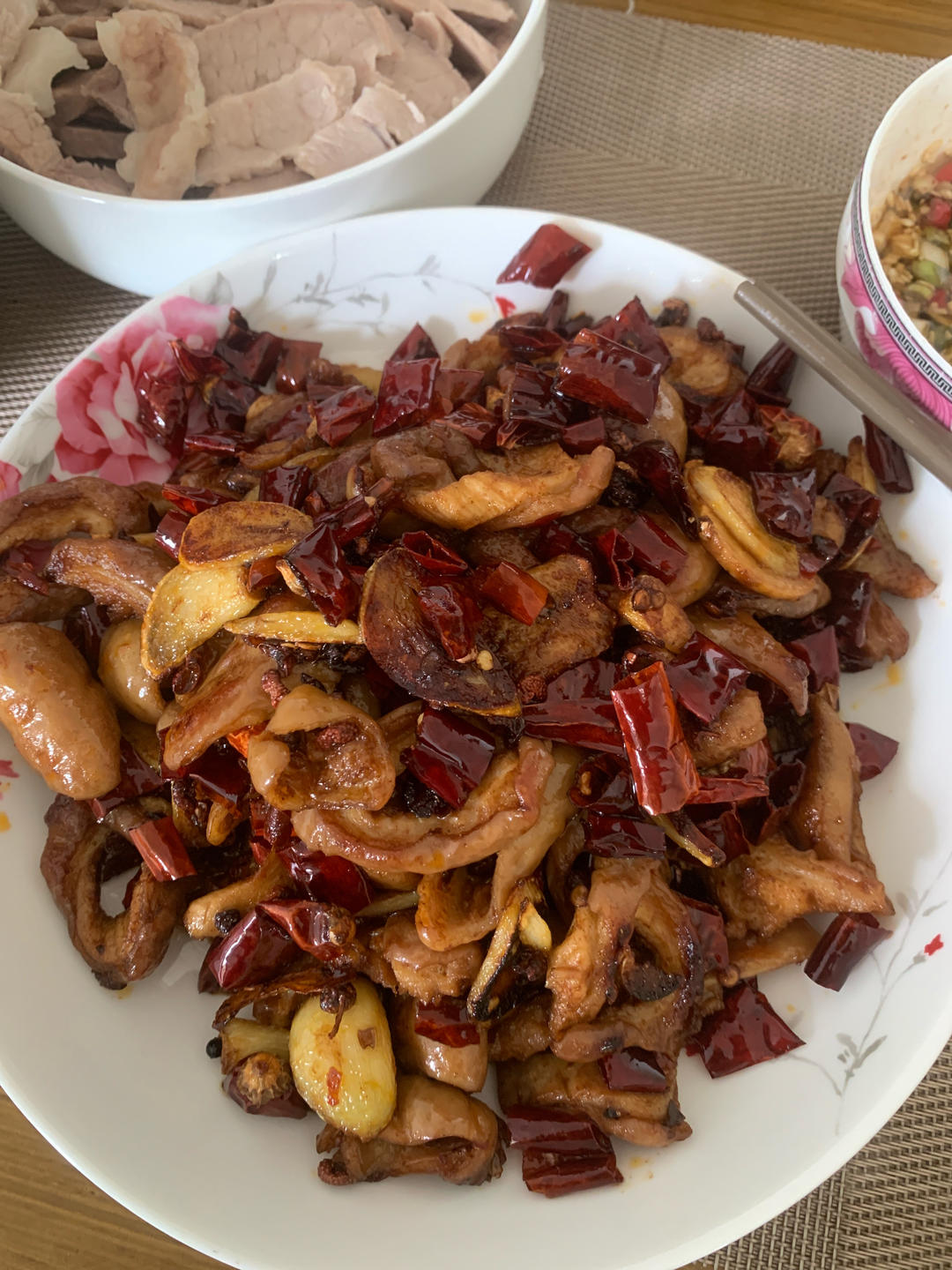 好吃到爆火爆肥肠