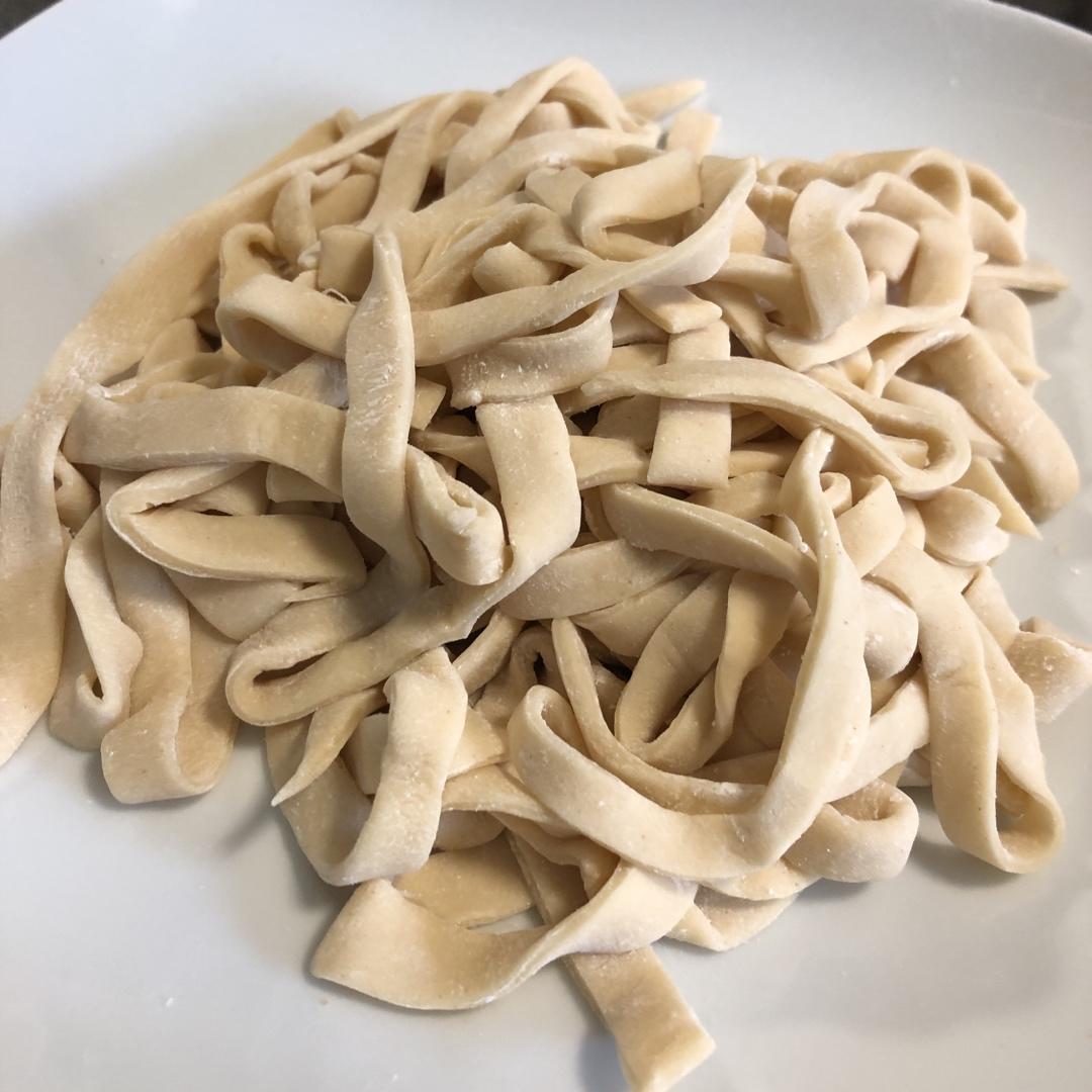 鸡蛋手擀面