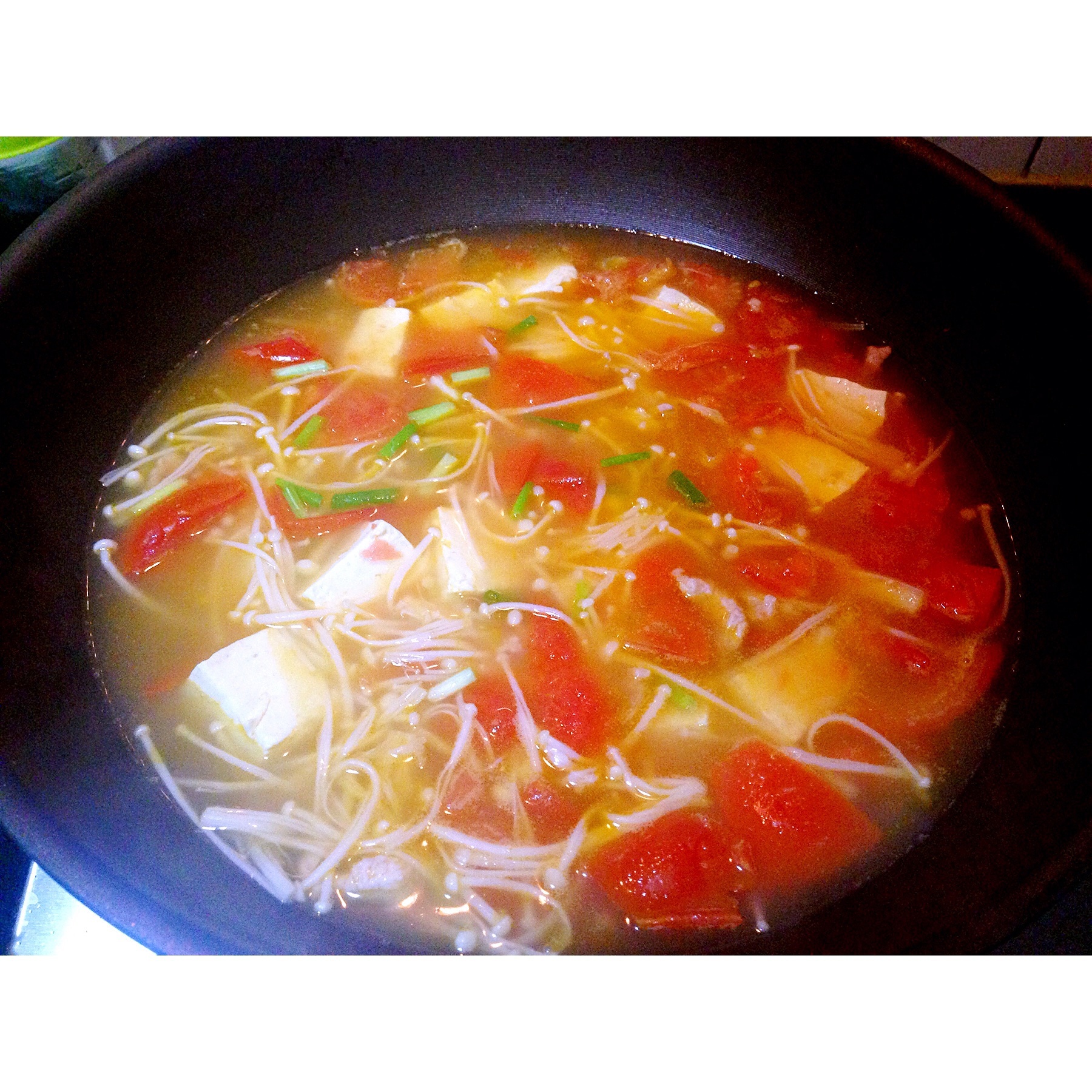 番茄金针菇豆腐汤