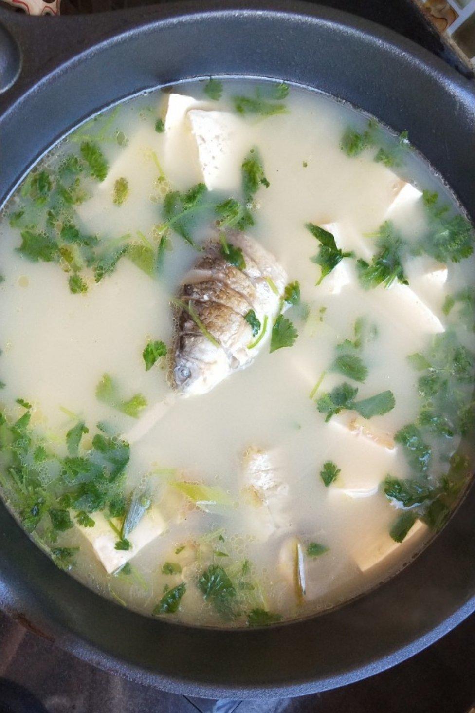 鲫鱼萝卜豆腐汤