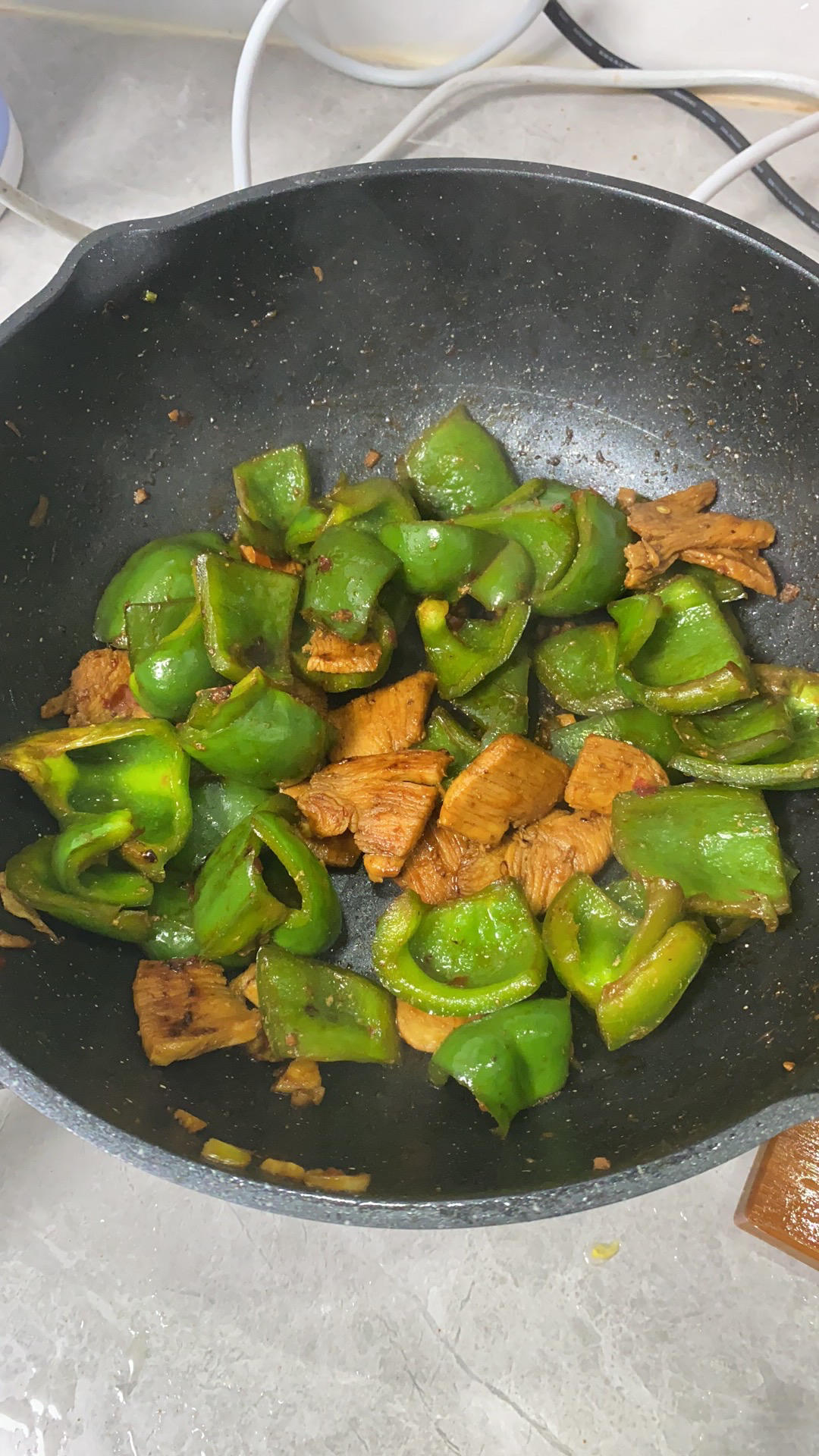 青椒炒鸡肉(简单操作)