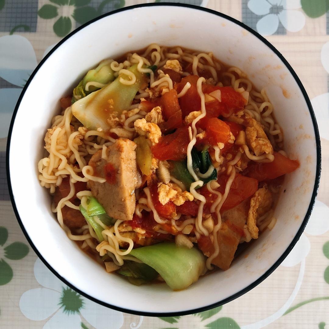 这样的泡面大概就是海鲜的味道吧！（主要是做法还简单）