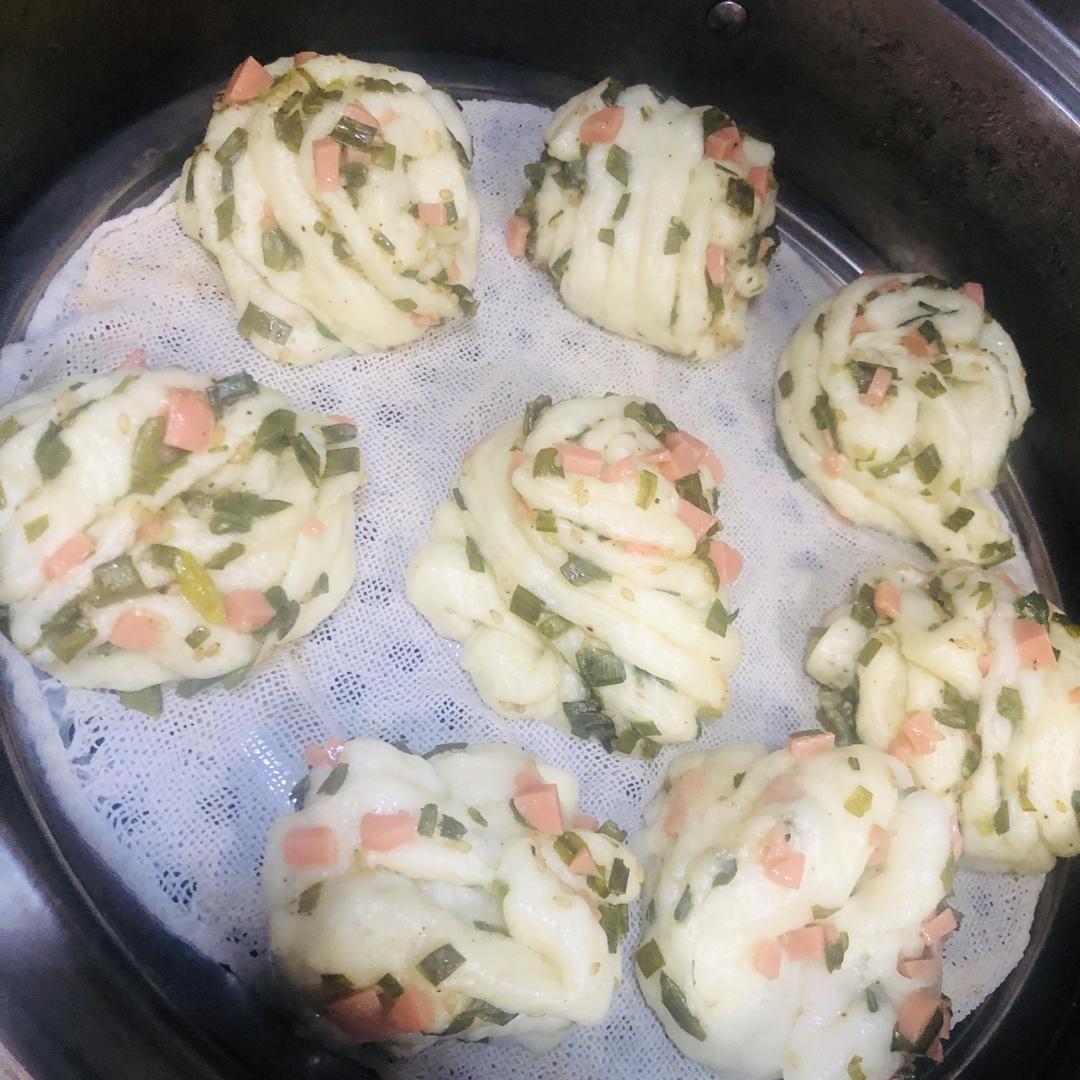 最好吃的火腿葱香花卷—附让葱不变黄的小窍门