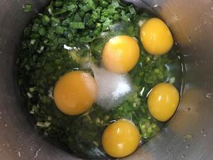 韭菜煎蛋-炒蛋的做法 步骤2