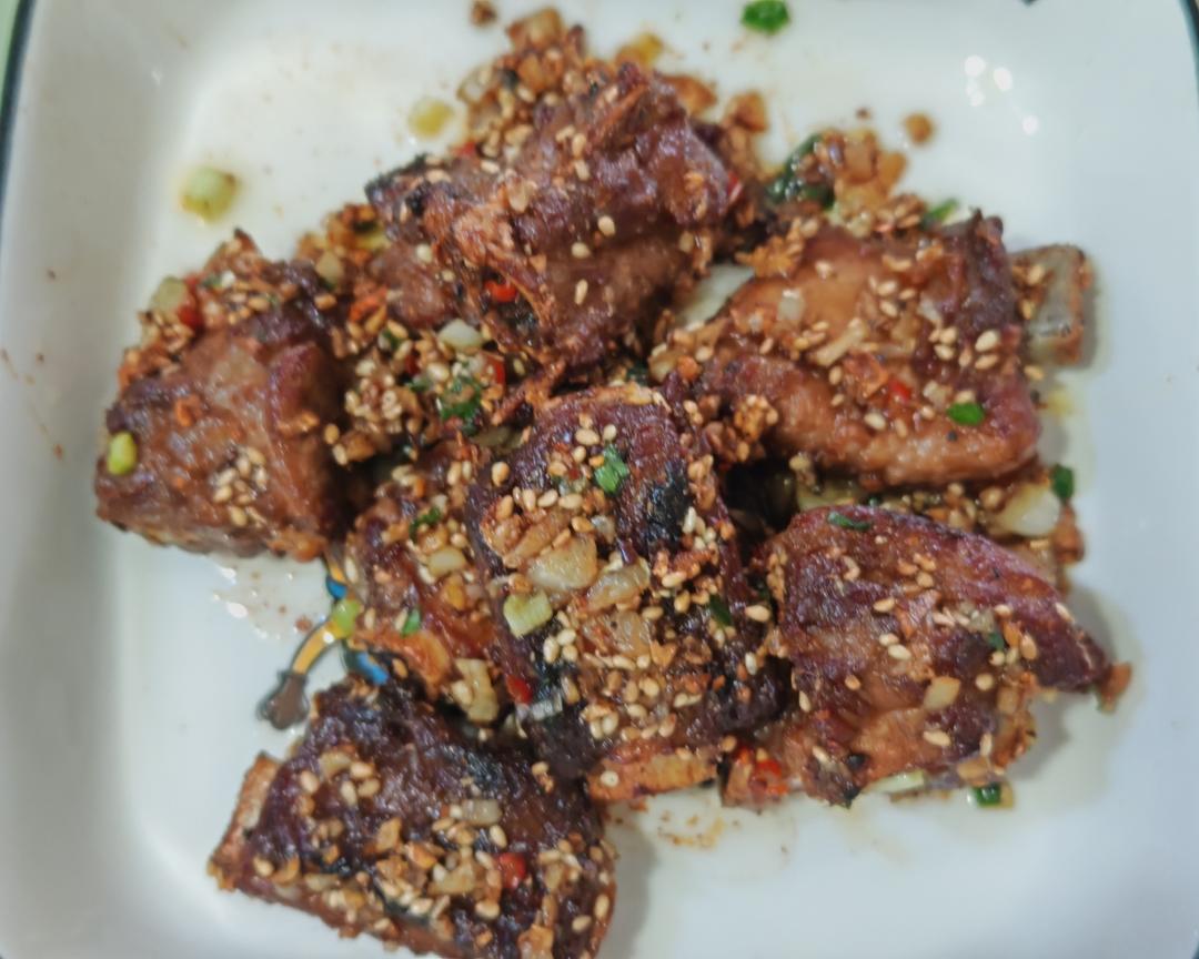 完美复刻中餐厅38块钱一份的椒盐排骨，骨香肉烂，好吃到吮手指