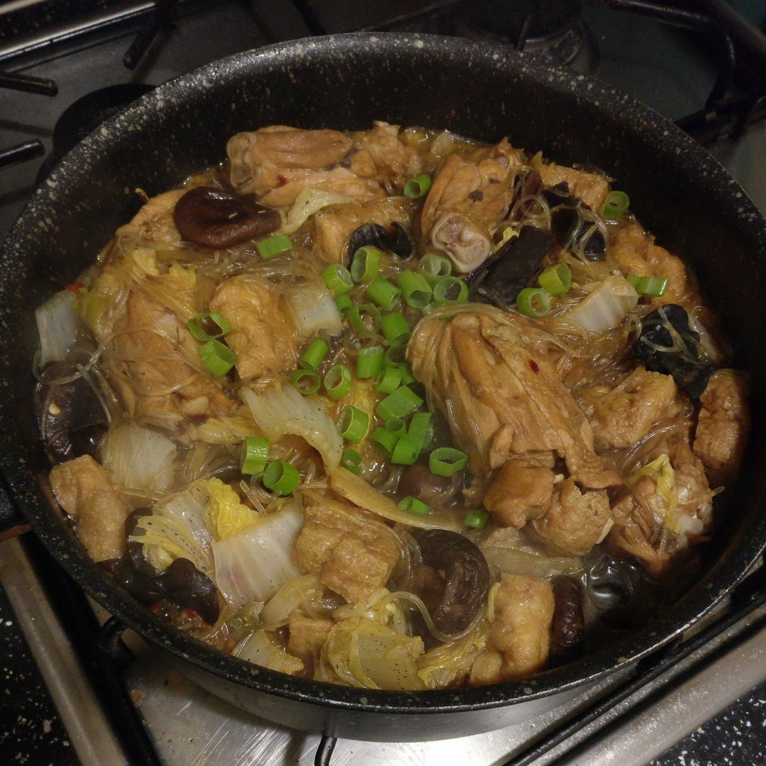 油豆腐鸡翅粉丝煲