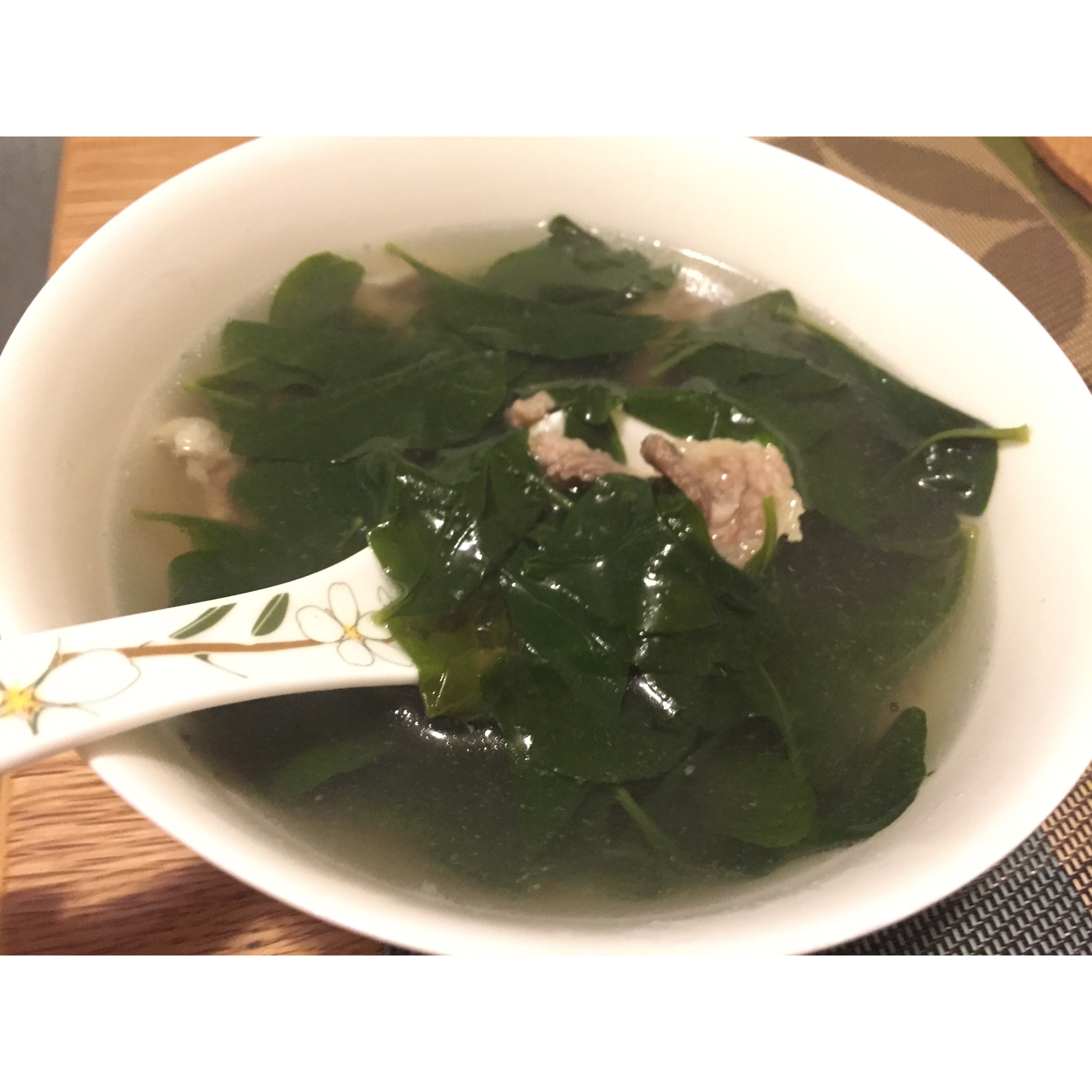 枸杞叶猪肝瘦肉汤