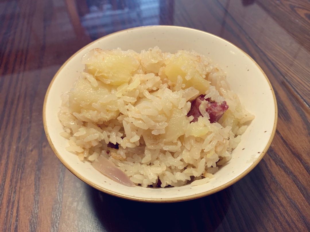 土豆腊味焖饭（电饭锅版）