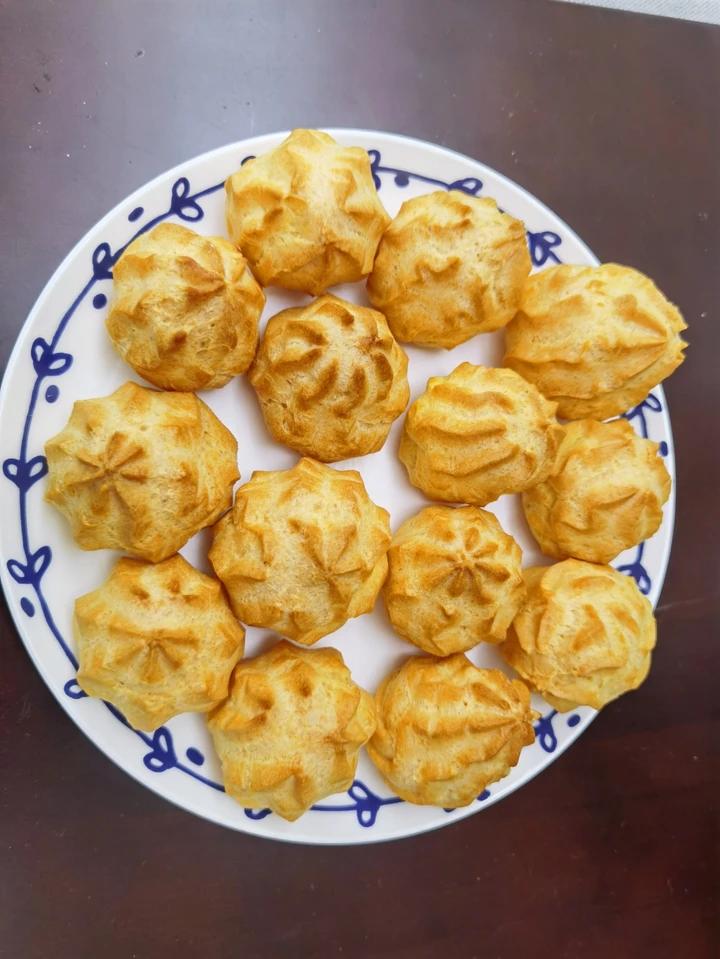 简单易成功的奶油小泡芙做法