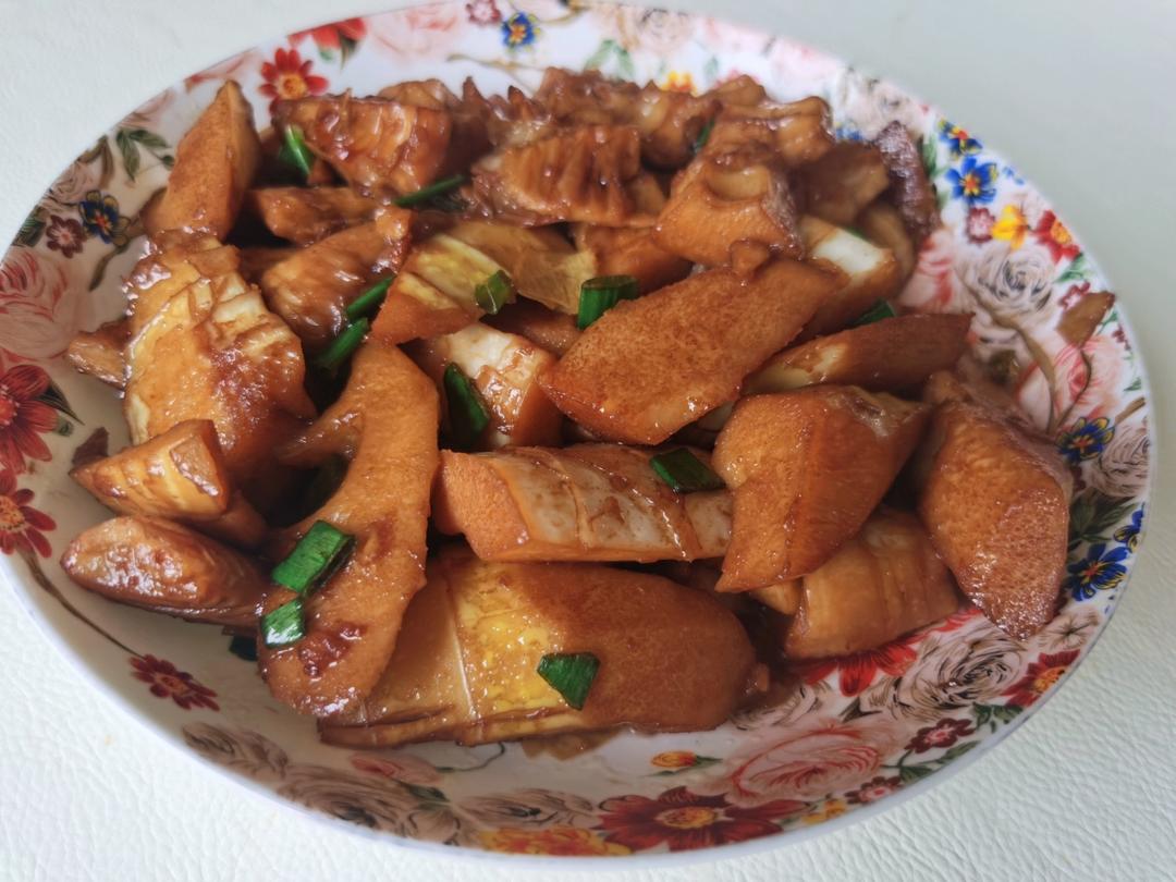 一个人能吃两盘的油焖笋