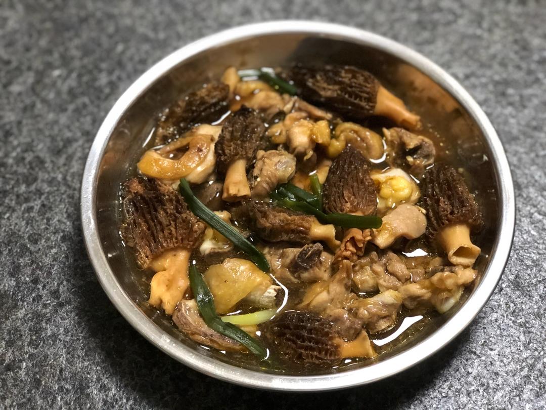 鲜羊肚菌蒸鸡